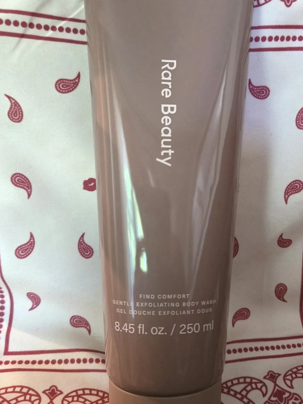 Rare Beauty Find Comfort Gentle Exfoliating Body Wash